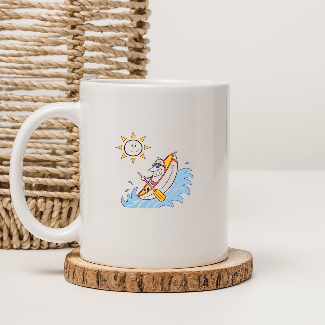 Mug avec motif amusant de banane souriante faisant du kayak