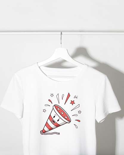 T-shirt avec illustration kawaii : corne de fête pour un look unique.