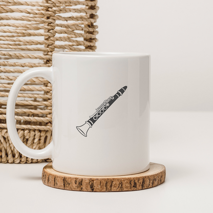 Mug décoratif orné d'une clarinette au design épuré et créatif
