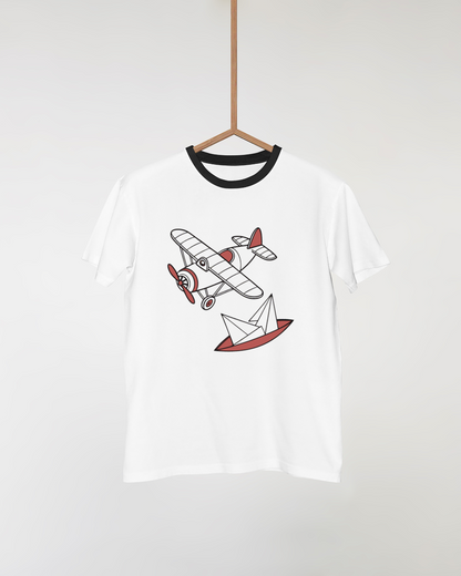 T-shirt au style rétro avec avion joueur et bateau en papier pour une aventure ludique