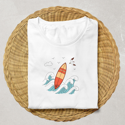 T-shirt thème marin avec une icône numérique représentative d'une aventure de surf