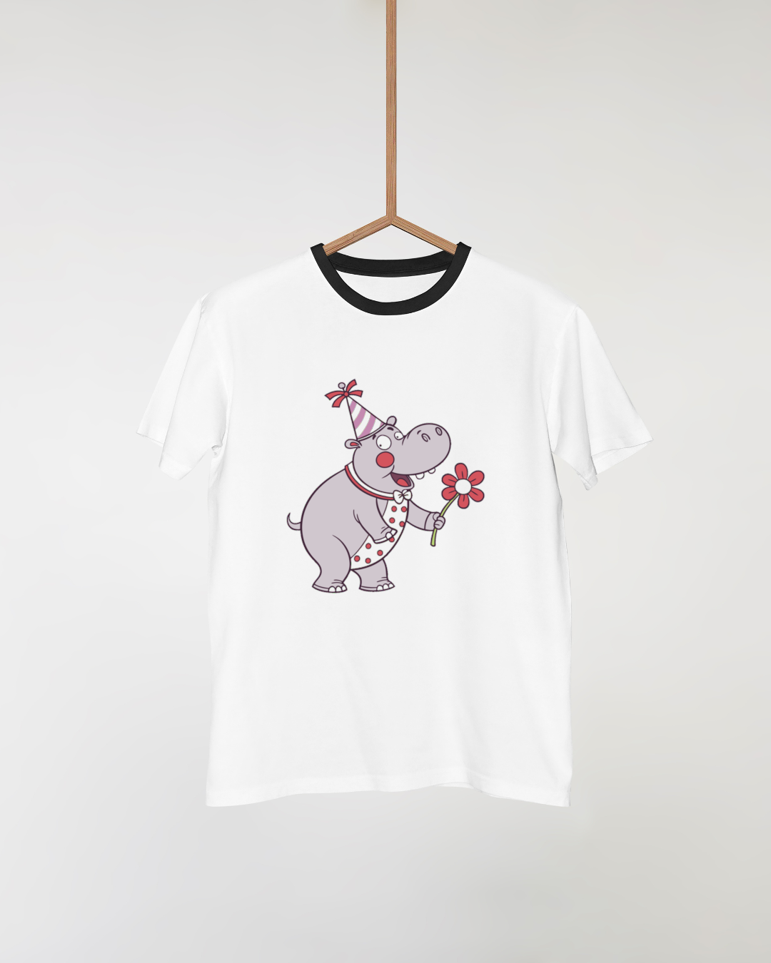 T-shirt avec hippo joyeux animé, idéal pour une fête avec motif fleuri coloré