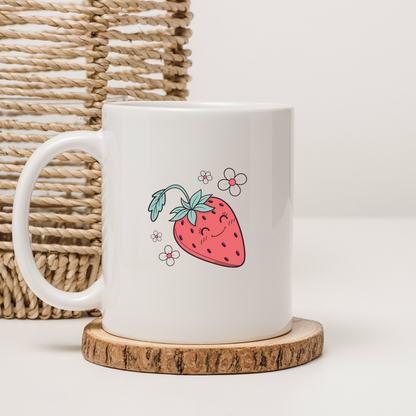 Mug avec fraise doodle souriante au style enchanteur et scène de jardin fleuri