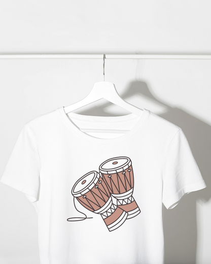 T-shirt avec visuel minimaliste de bongos apportant une touche de créativité musicale
