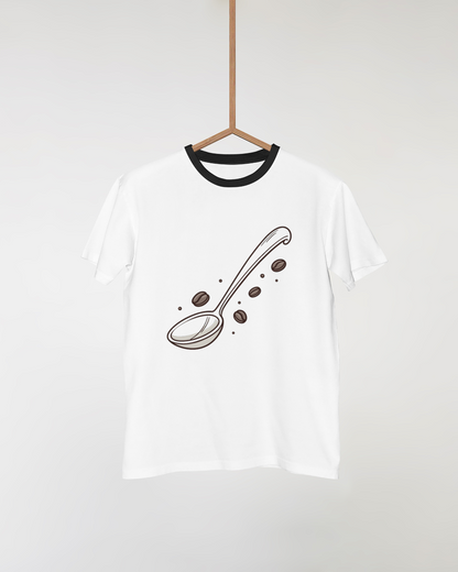 T-shirt au motif café avec cuillère dessinée à la main et grains illustrés