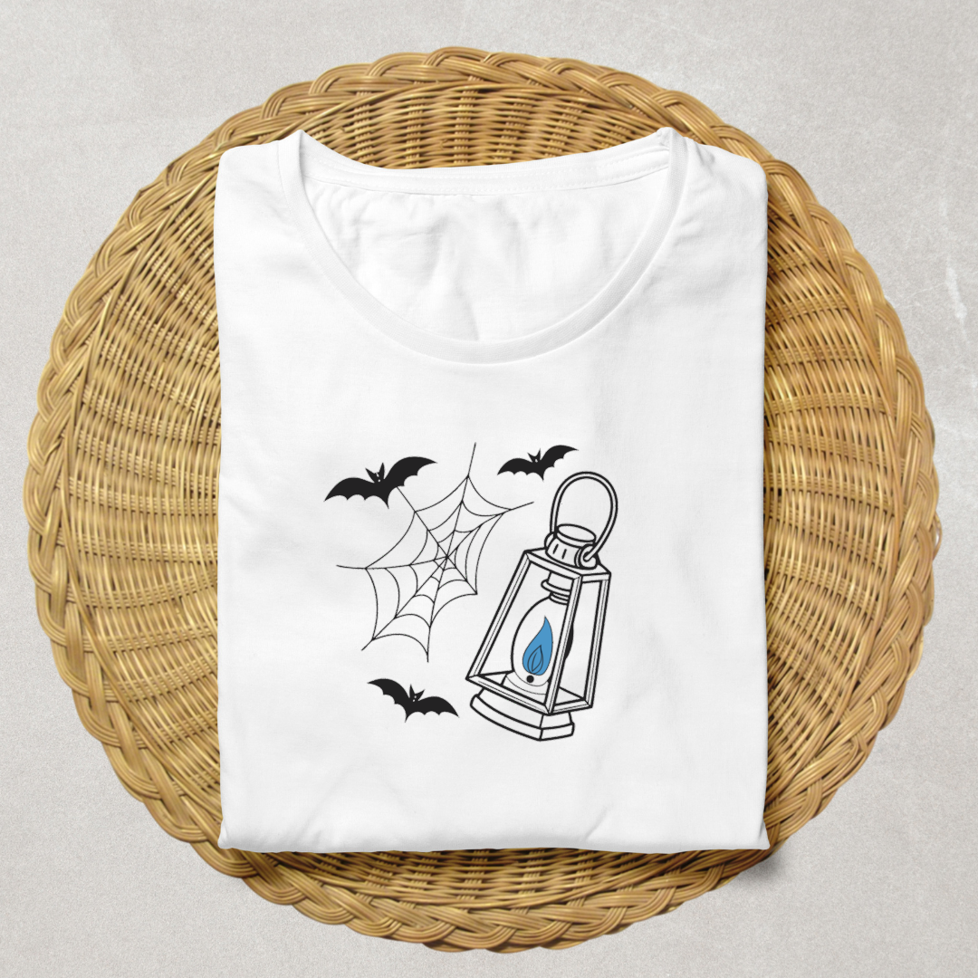 T-shirt moderne avec lanternes et chauves-souris en style vectoriel pour Halloween