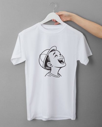 T-shirt garçon riant style rétro avec design gai et plein d'allégresse