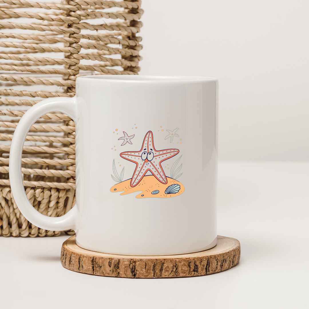 Mug illustré d'une étoile de mer souriante style cartoon sur fond marin