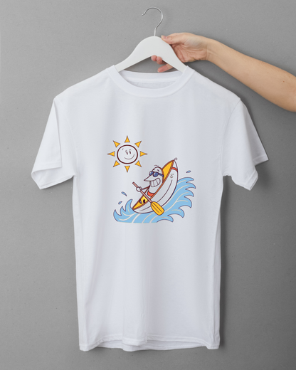 T-shirt avec banane en kayak riant style cartoon pour aventure nautique