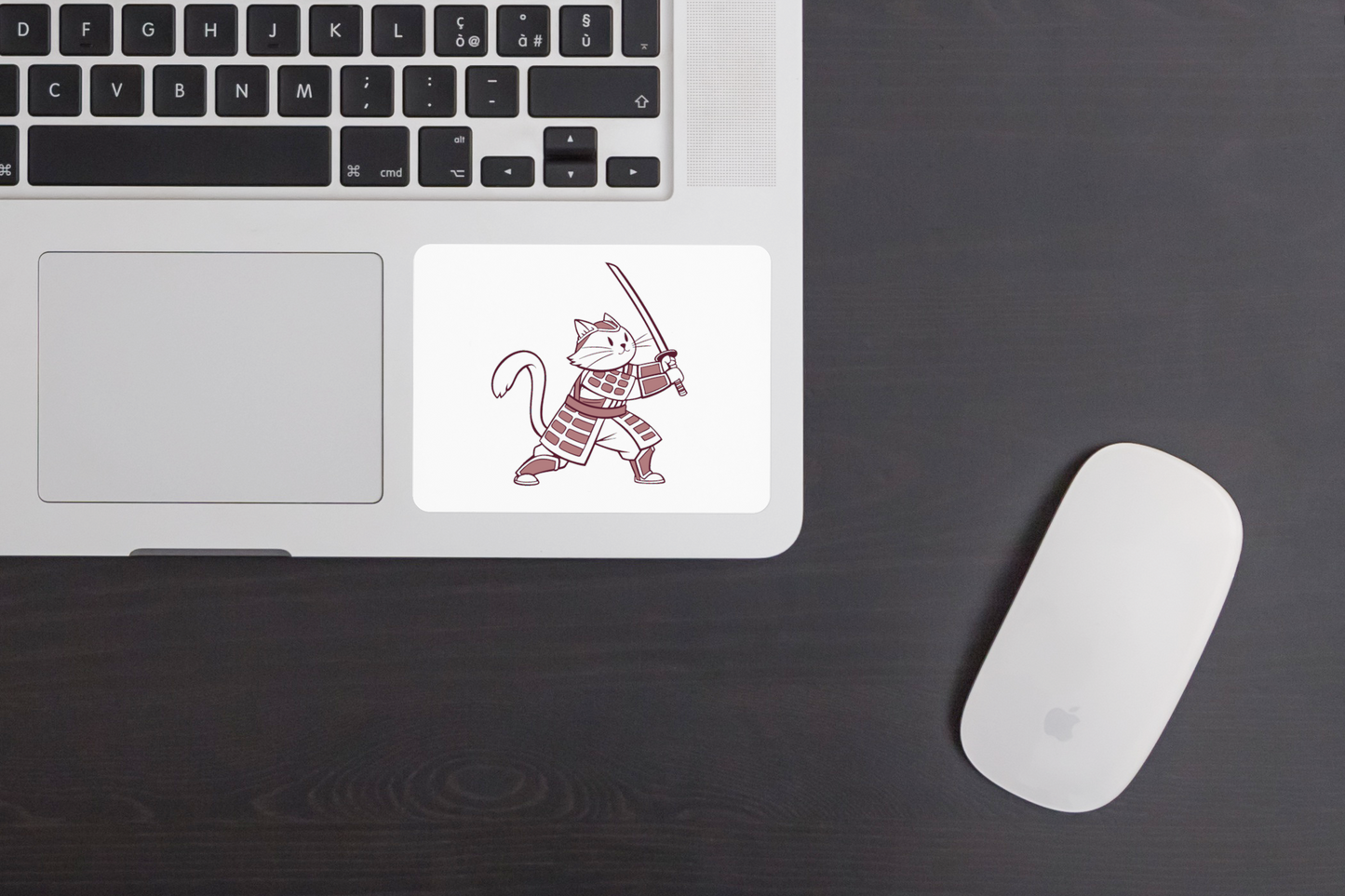 Sticker culturel avec chat samouraï en action style vectoriel unique