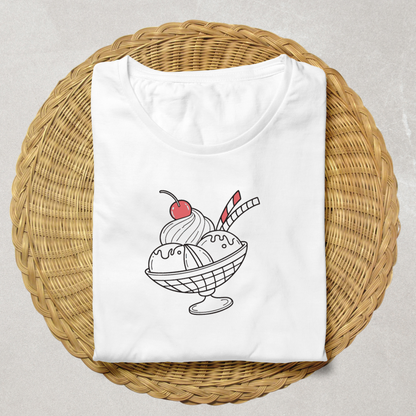 T-shirt décoré d'une icône gourmande pastel représentant une coupe de glace stylée