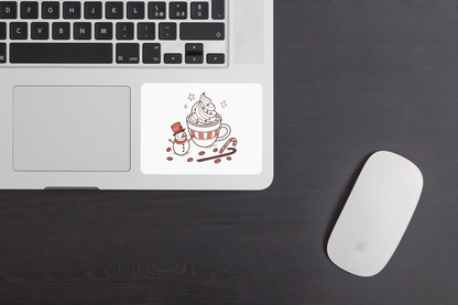 Sticker hivernal avec un bonhomme de neige joyeux et chocolat chaud ambiance cosy