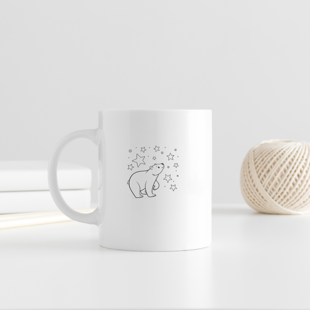 Mug décoratif avec ours curieux sous un ciel étoilé au style kawaii