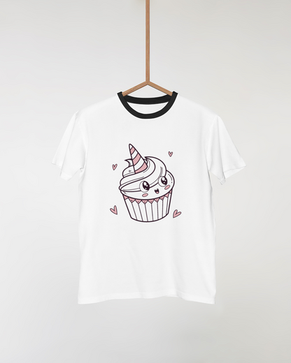 T-shirt festif avec un cupcake licorne joyeux dessous de cou multicolore