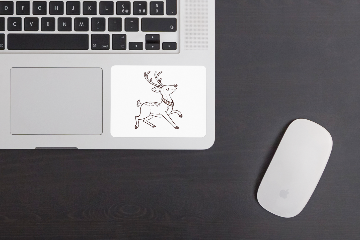 Sticker avec un renne élégant et joyeux pour un hiver enchanteur