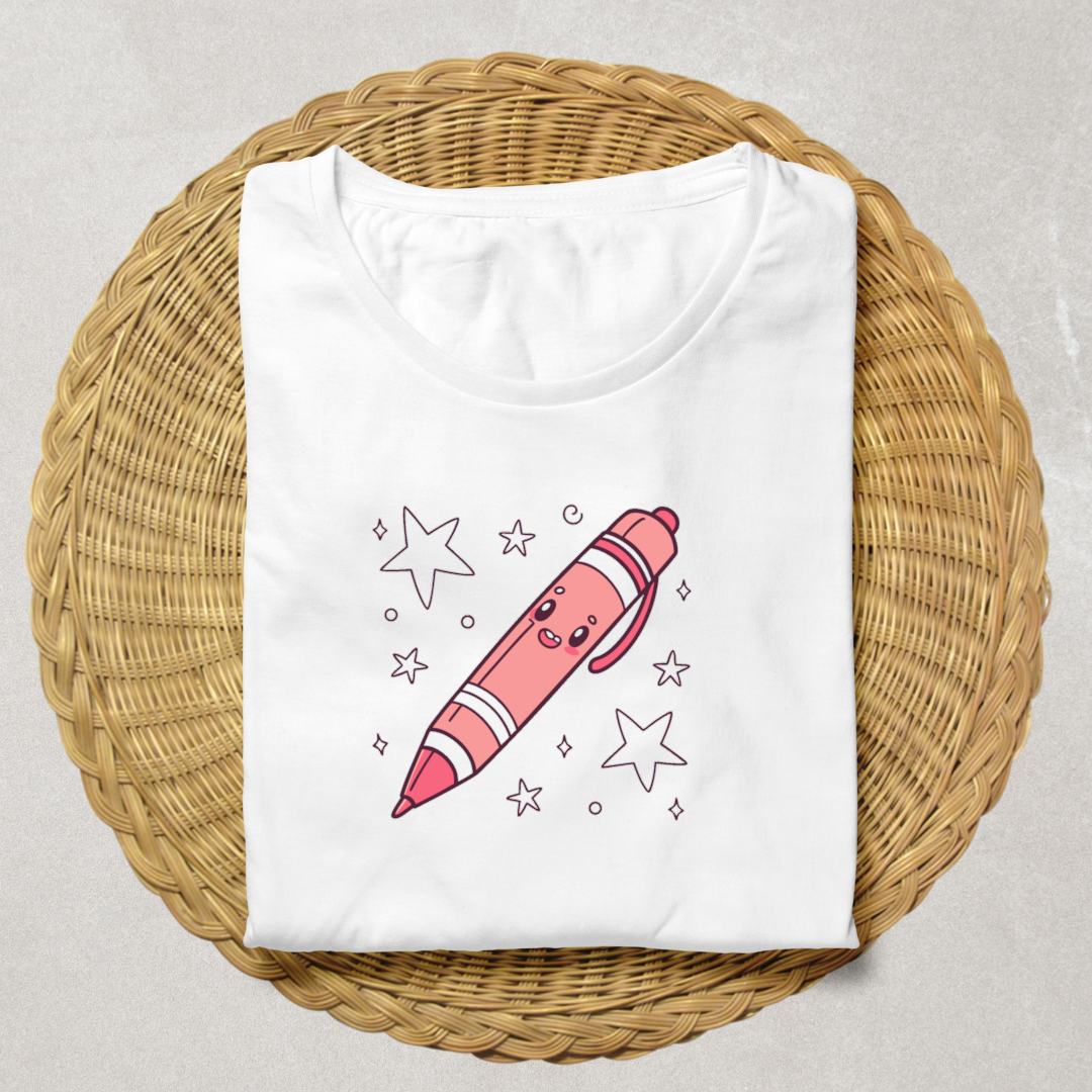 T-shirt avec graphisme kawaii featuring un stylo et des étoiles pour une touche ludique