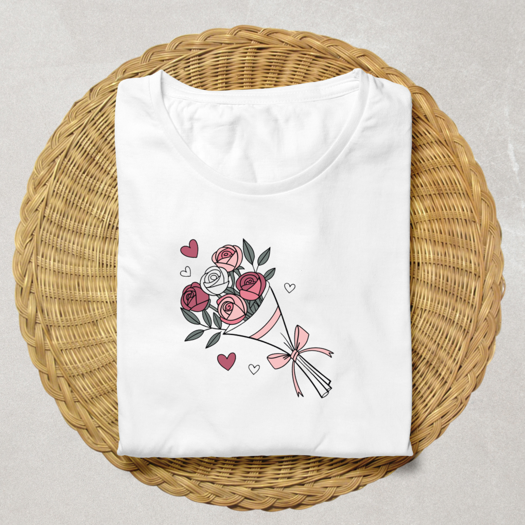 Motif bouquet roses sur t-shirt, style romantique