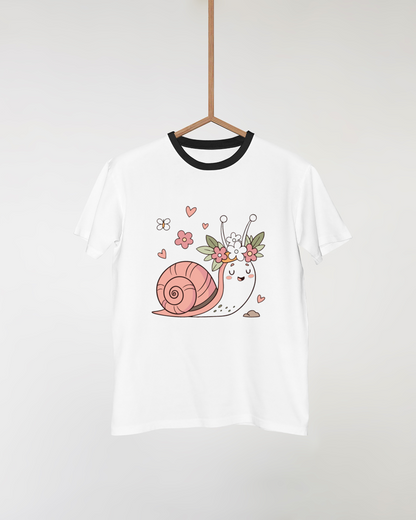T-shirt avec escargot fleuri pastel joyeux sur fond de printemps charmant
