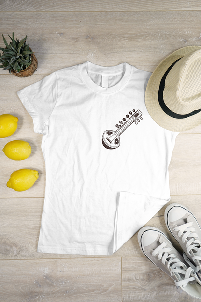 T-shirt moderne avec une icône musicale vibrante évoquant une ambiance harmonieuse
