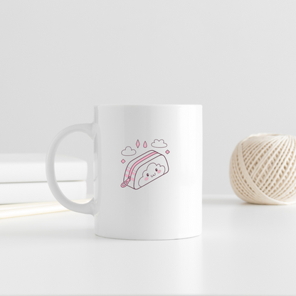 Mug blanc avec nuage kawaii souriant dans un style enfantin