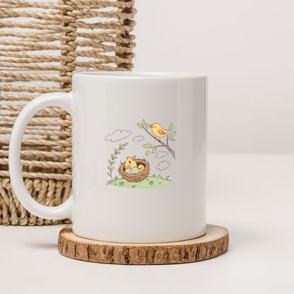 Mug décoratif avec un oiseau chantant sur une branche au style printanier