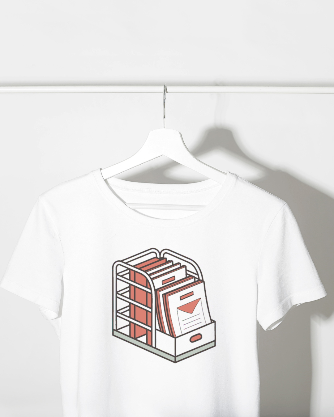 T-shirt design créatif avec icône numérique pastélisée sur le thème du bureau organisé