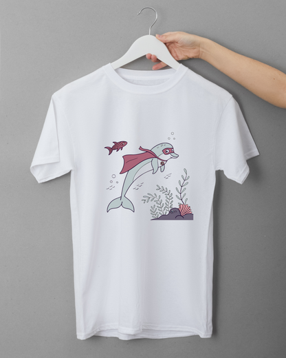 T-shirt au style cartoon avec dauphin superhéros en mission océanique ludique