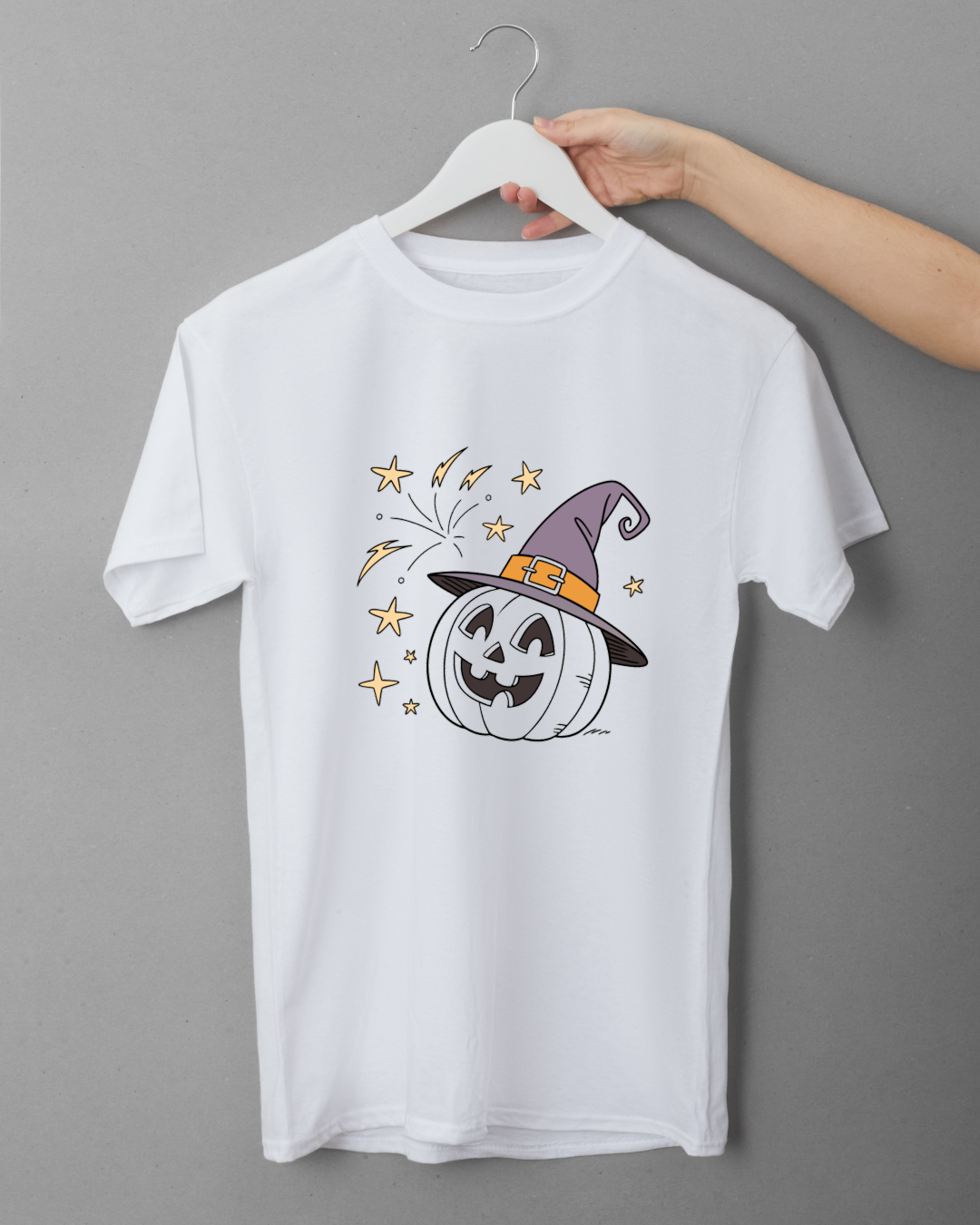 T-shirt Halloween avec citrouille souriante stylisée en dessin numérique