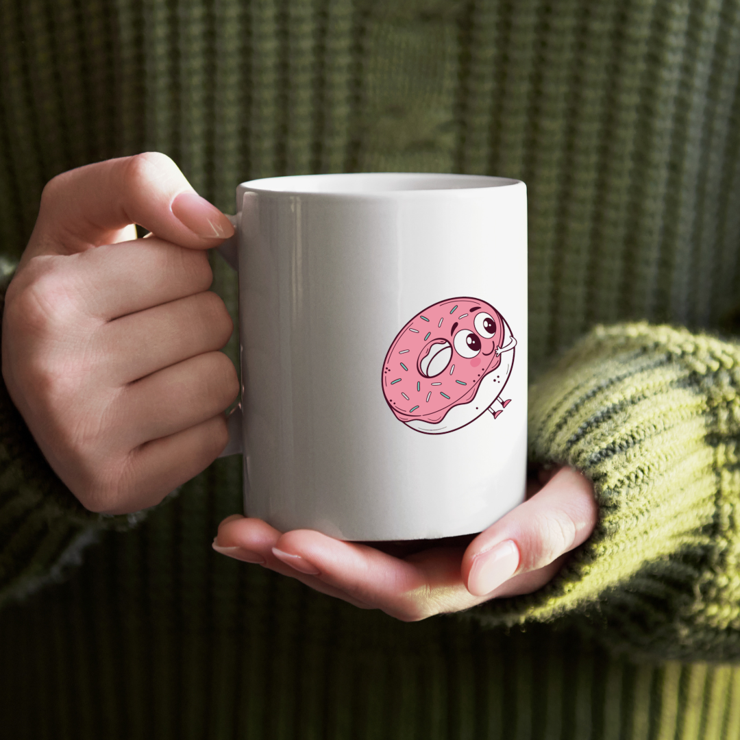 Mug décoré d'un motif joyeux de donut souriant pour un style gourmand et amusant