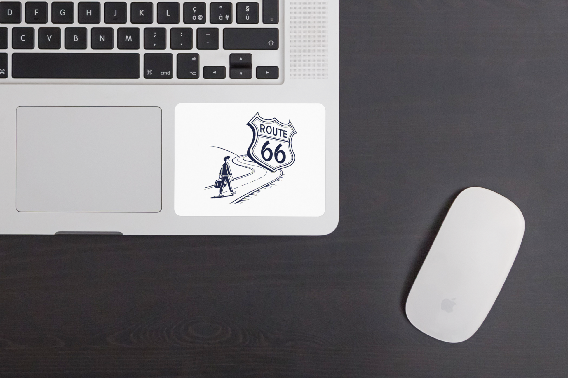 Autocollant Route 66 rétro, parfait pour décorer cahiers et ordinateurs.