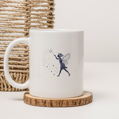Mug avec motif magique de fée stylisée en vol étoilé