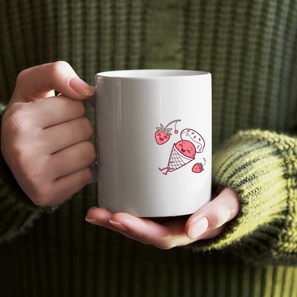 Mug avec motif kawaii d'une fraise joyeuse en cornet ambiance été gourmand