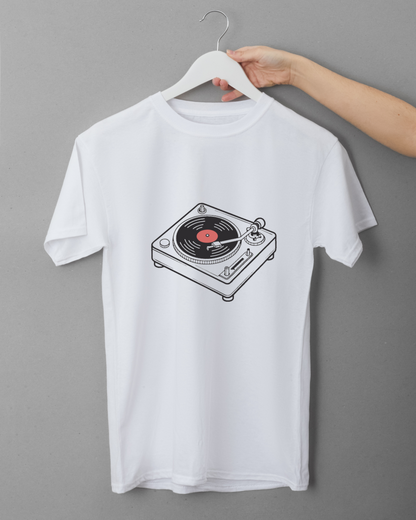 T-shirt au style vintage avec un tourne-disque rétro en pleine action