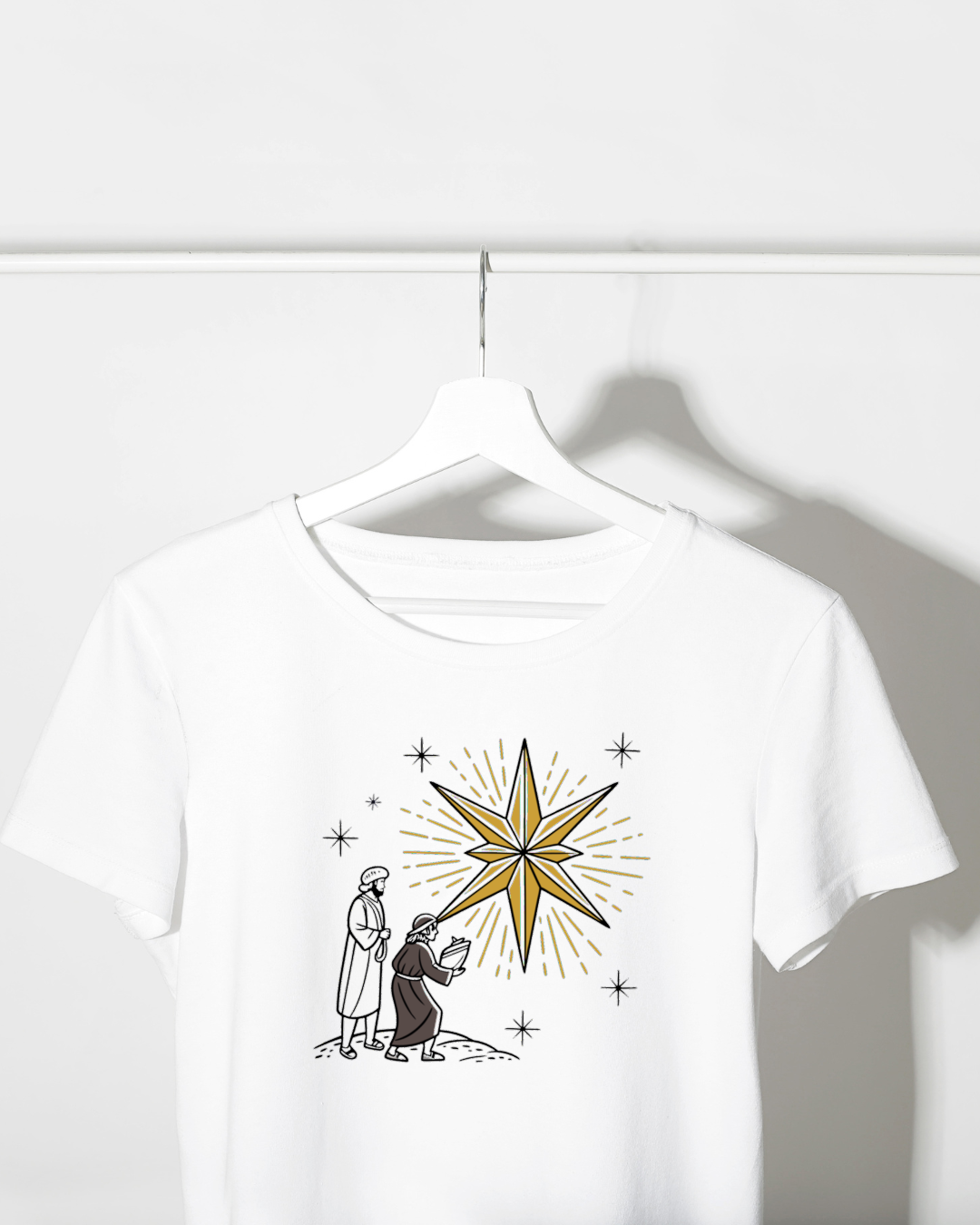 T-shirt décoré sur le thème de Noël avec une icône numérique festive et colorée