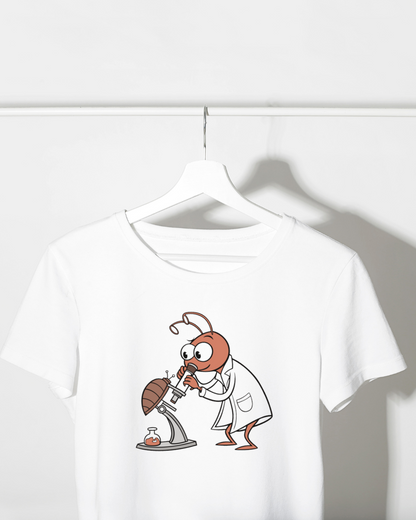 T-shirt avec fourmi au microscope en style cartoon pour éducation DIY