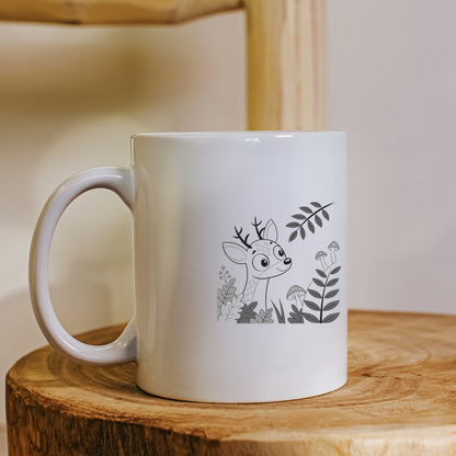 Mug avec un faon curieux style doodle dans une ambiance nature paisible
