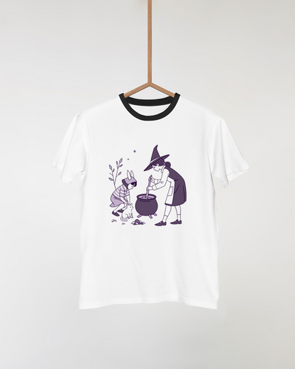 T-shirt avec enfant sorcière magique en vectoriel pour Halloween enchanté