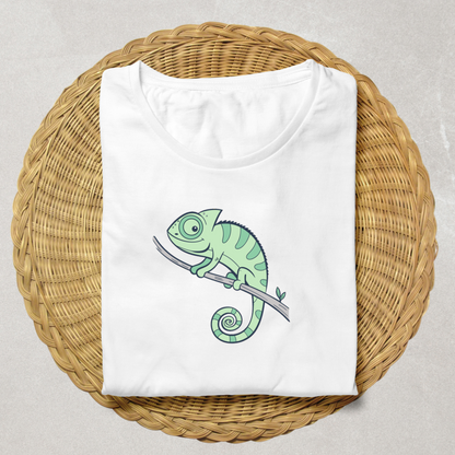 Design pastel de caméléon sur t-shirt, ambiance jungle exotique et curieuse