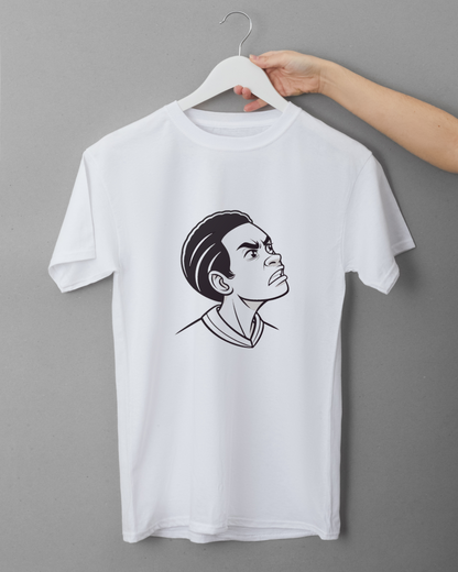 T-shirt avec une illustration dynamique d'un visage déterminé et expressif