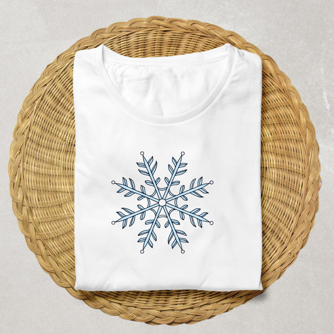 T-shirt décoré d'un flocon hivernal minimaliste pour une touche stylée et froide