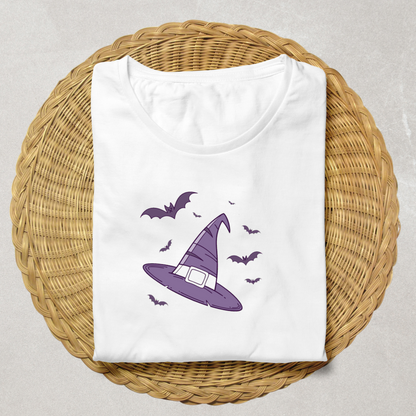 T-shirt décoré d'un doodle de chapeau de sorcière volant pour Halloween