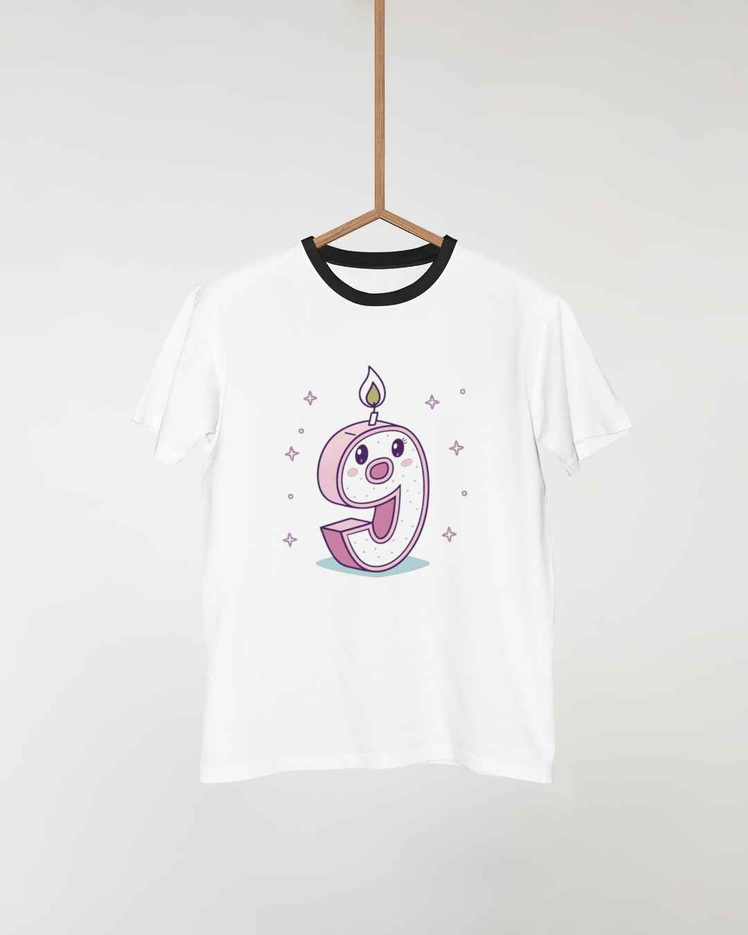 T-shirt avec une bougie chiffre 9 kawaii, ajoutant une touche ludique à votre garde-robe.