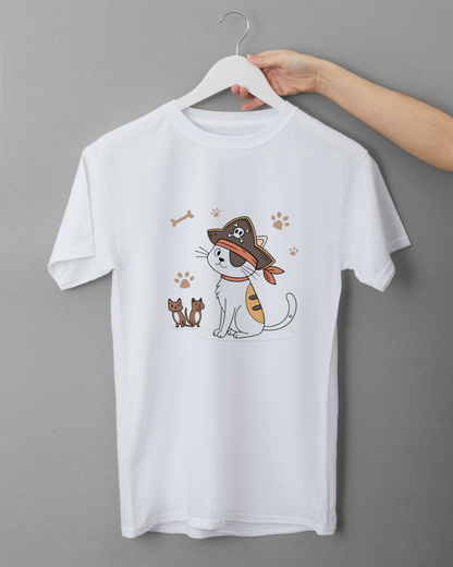 T-shirt avec chat pirate kawaii curieux en scène marine pour les fans d'aventure