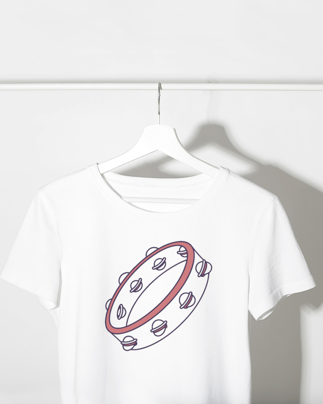 T-shirt musical avec tambourin vectoriel dansant style doux
