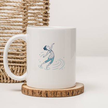 Mug illustré d'une danseuse poétique sur l'eau en style vectoriel doux