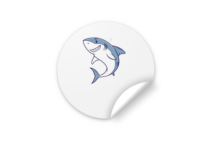 Sticker amusant avec un requin cartoon souriant, idéal pour décorer vos affaires