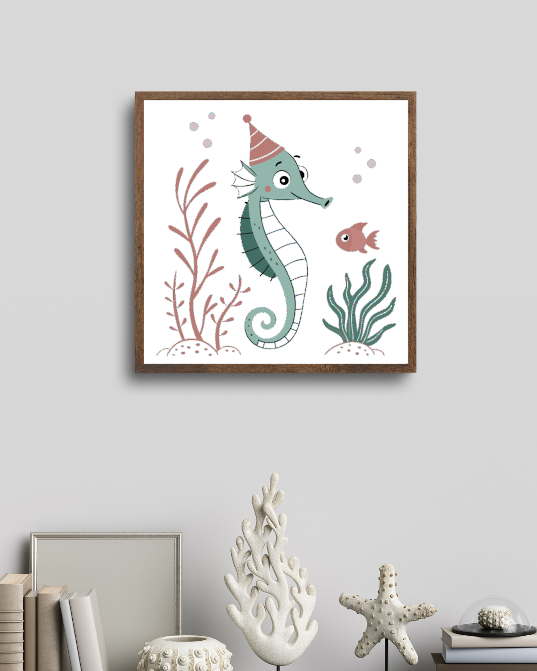 Cadre décoratif avec hippocampe festif dans tons pastel, ambiance marine élégante