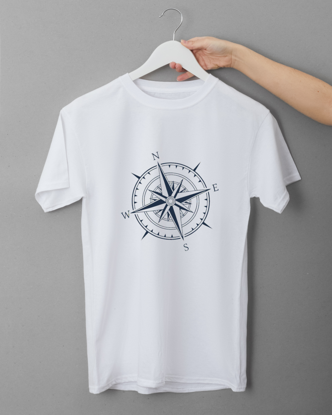 T-shirt avec design nautique élégant de rose des vents pour aventure en mer