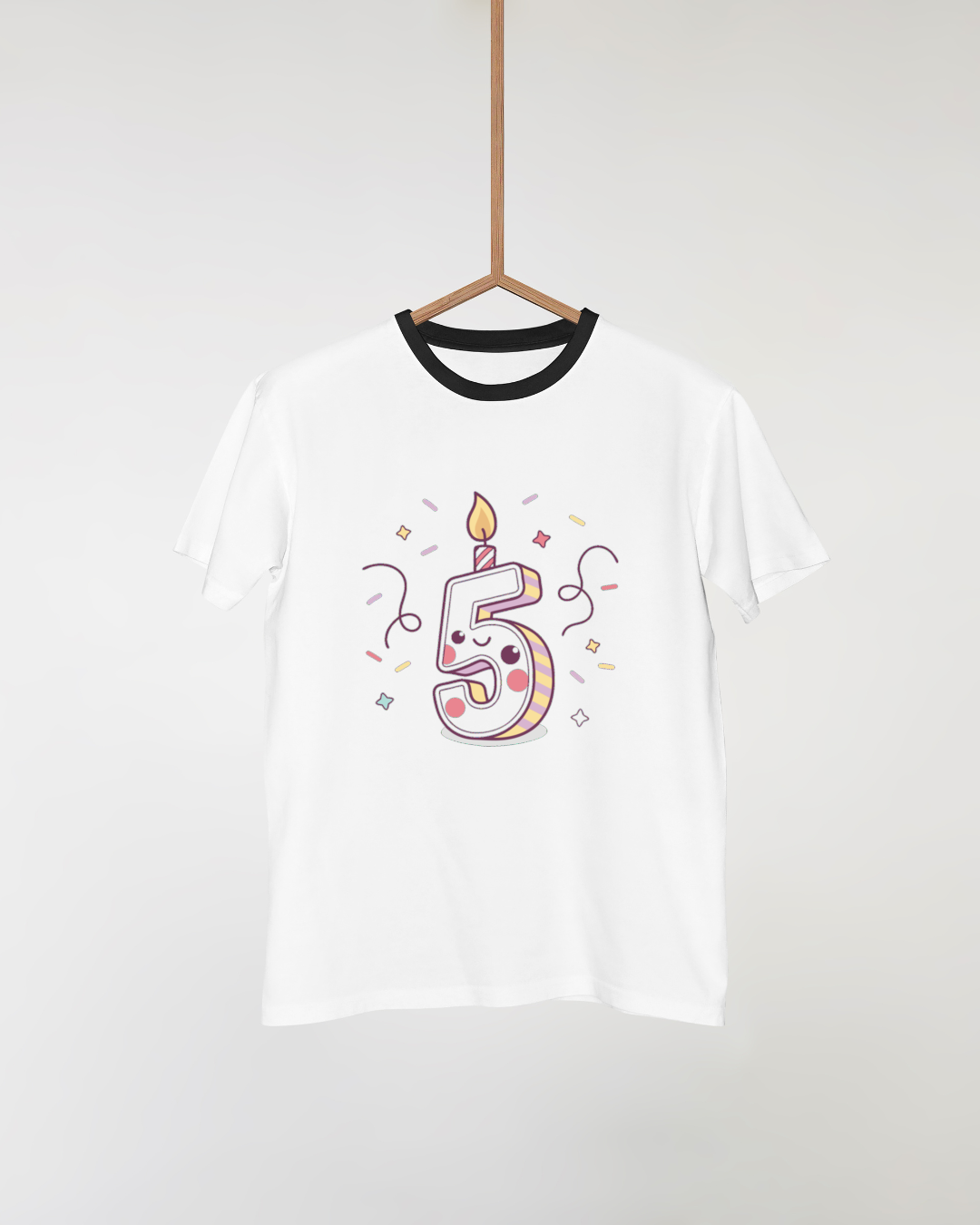 T-shirt avec chiffre 5 adorable et coloré, design festif