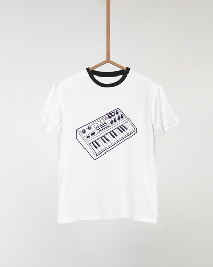T-shirt moderne avec synthétiseur créatif électronique au style minimaliste